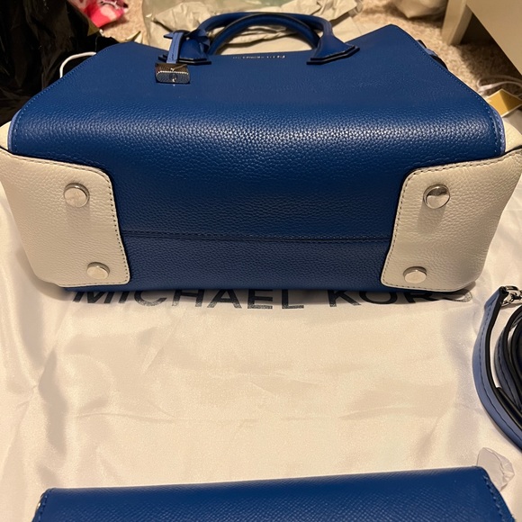 SOLD-MK belted mercer satchel in EUC w/ matching BN wallet - Picture 6 of 11